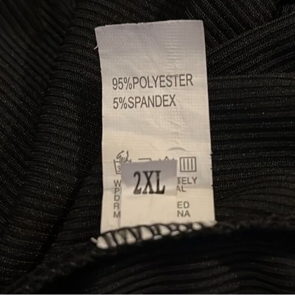 Ribbed Lace Contrast Blouse - Picture 9 of 9